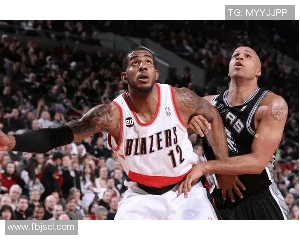 夏季联赛精彩对决湖人队与篮网队的巅峰对抗回顾与分析